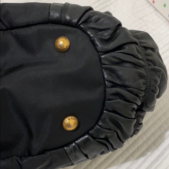 Authentic Prada bag - Picture 5 of 16